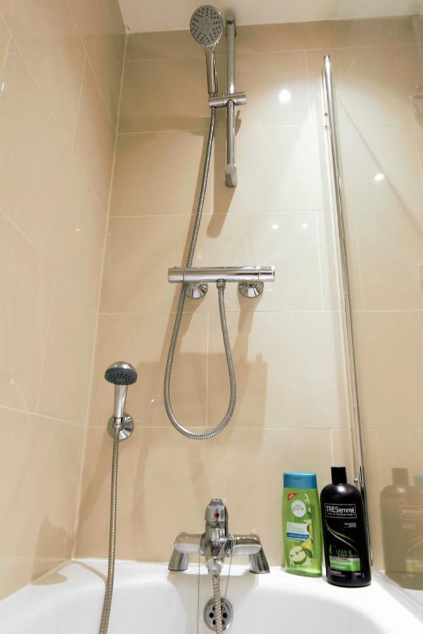 Apartament Stylish 2 Bedroom In The Heart Of Greenwich Londra