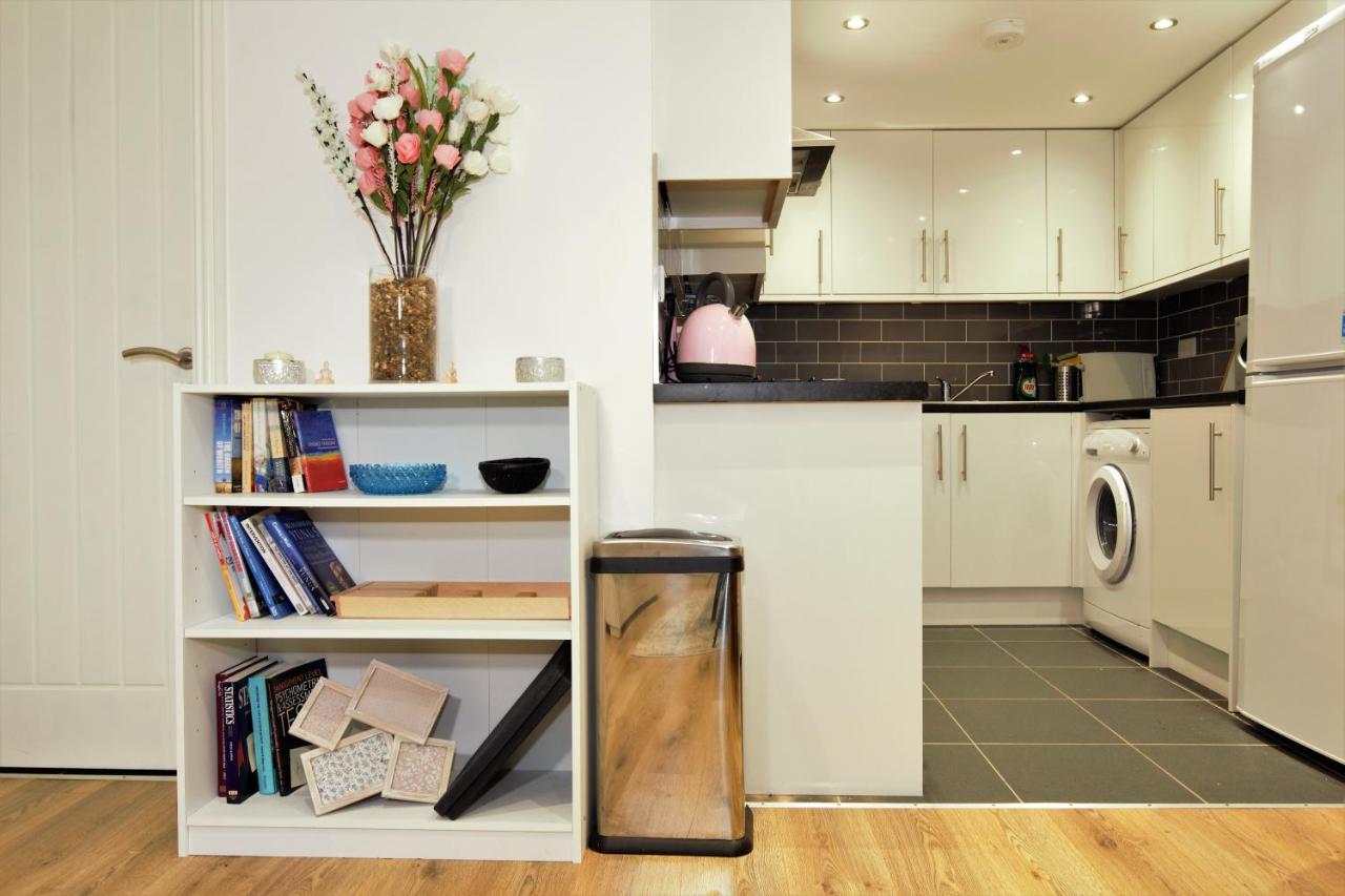 Stylish 2 Bedroom In The Heart Of Greenwich Apartament *