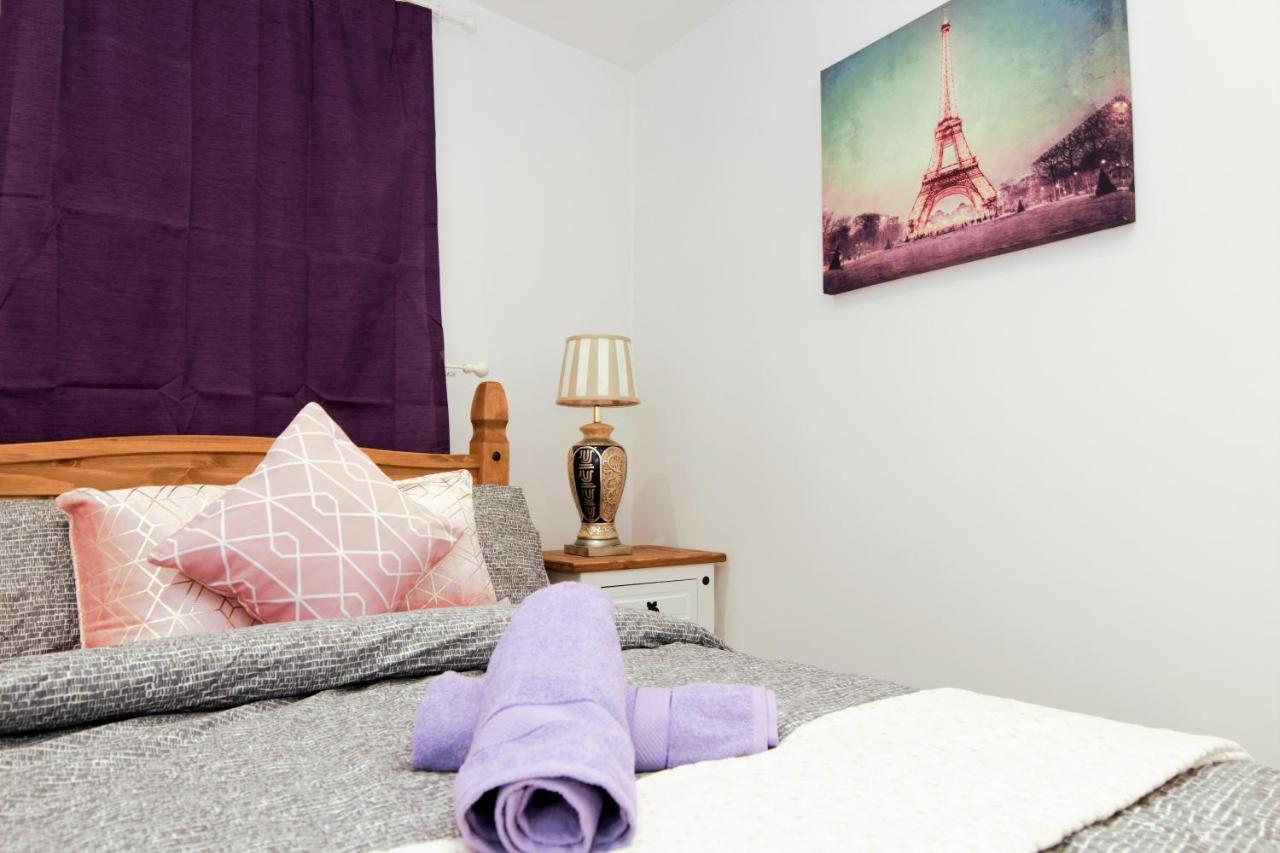 Stylish 2 Bedroom In The Heart Of Greenwich Londra