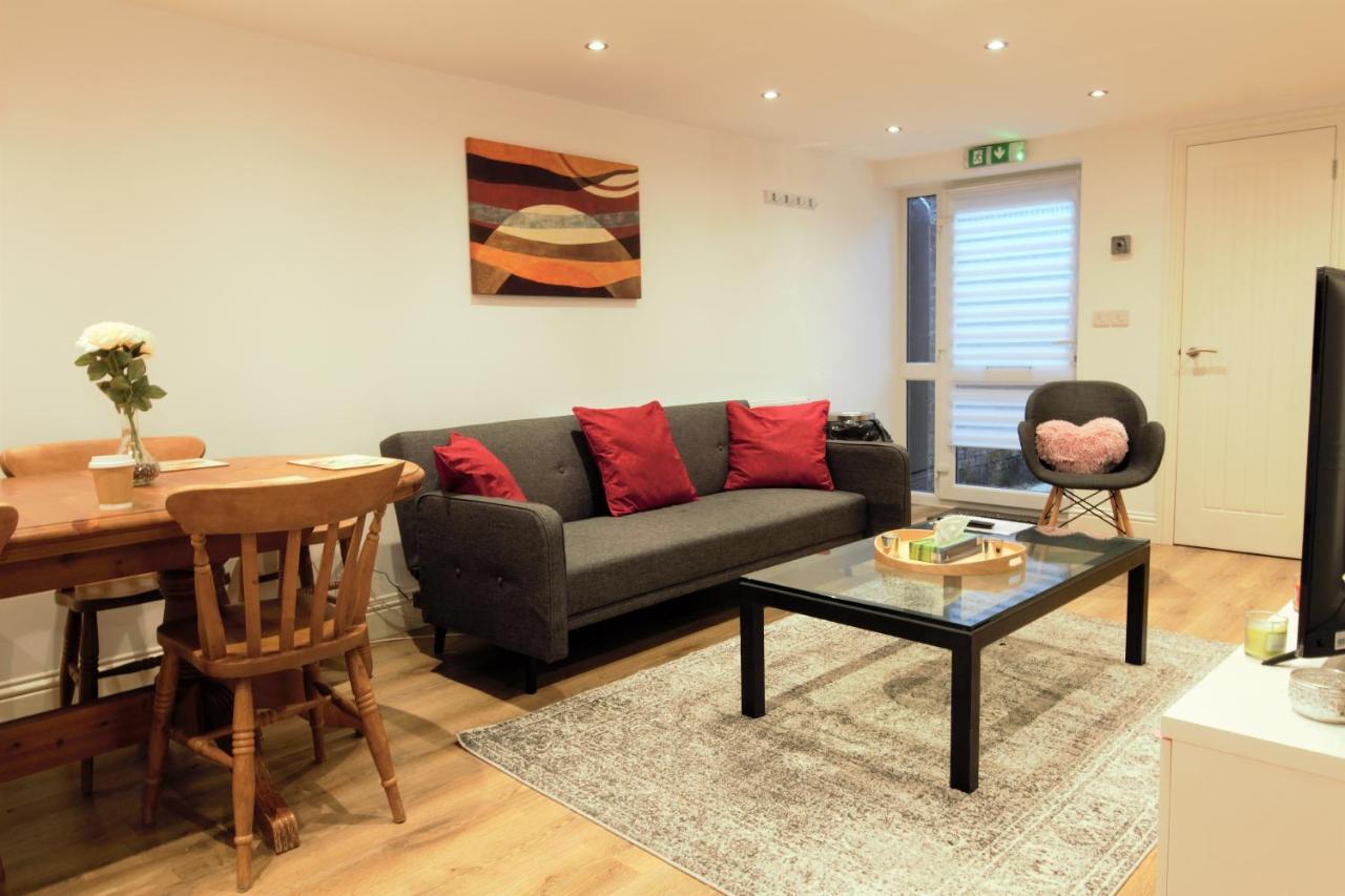 Stylish 2 Bedroom In The Heart Of Greenwich Apartament