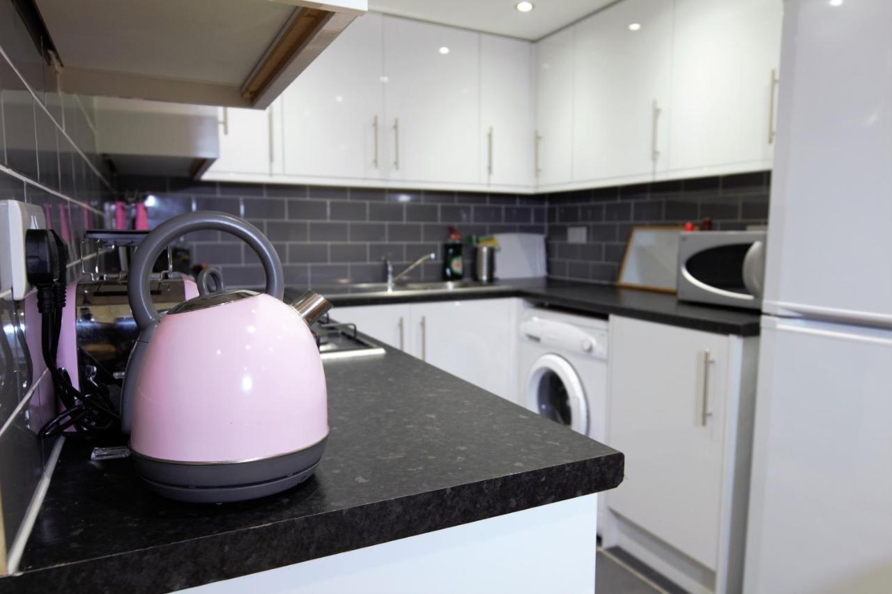Stylish 2 Bedroom In The Heart Of Greenwich Apartament