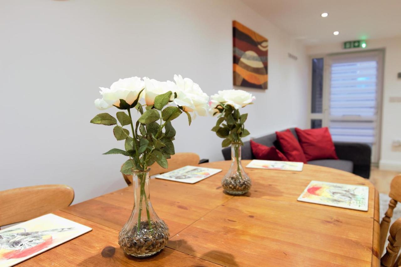 Apartament Stylish 2 Bedroom In The Heart Of Greenwich Londra