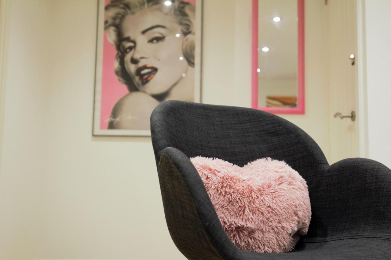 Stylish 2 Bedroom In The Heart Of Greenwich Apartament