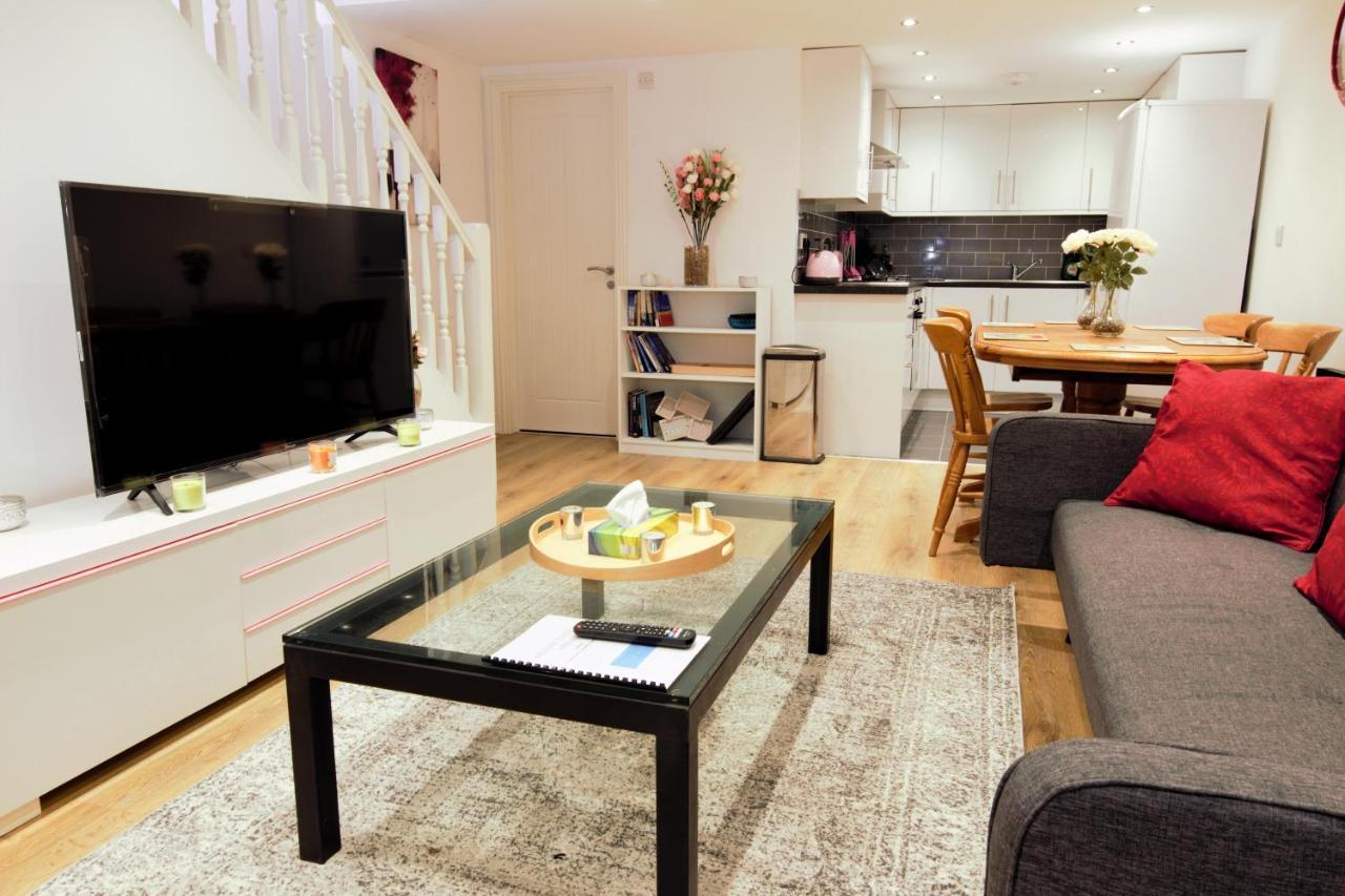 Stylish 2 Bedroom In The Heart Of Greenwich Apartament